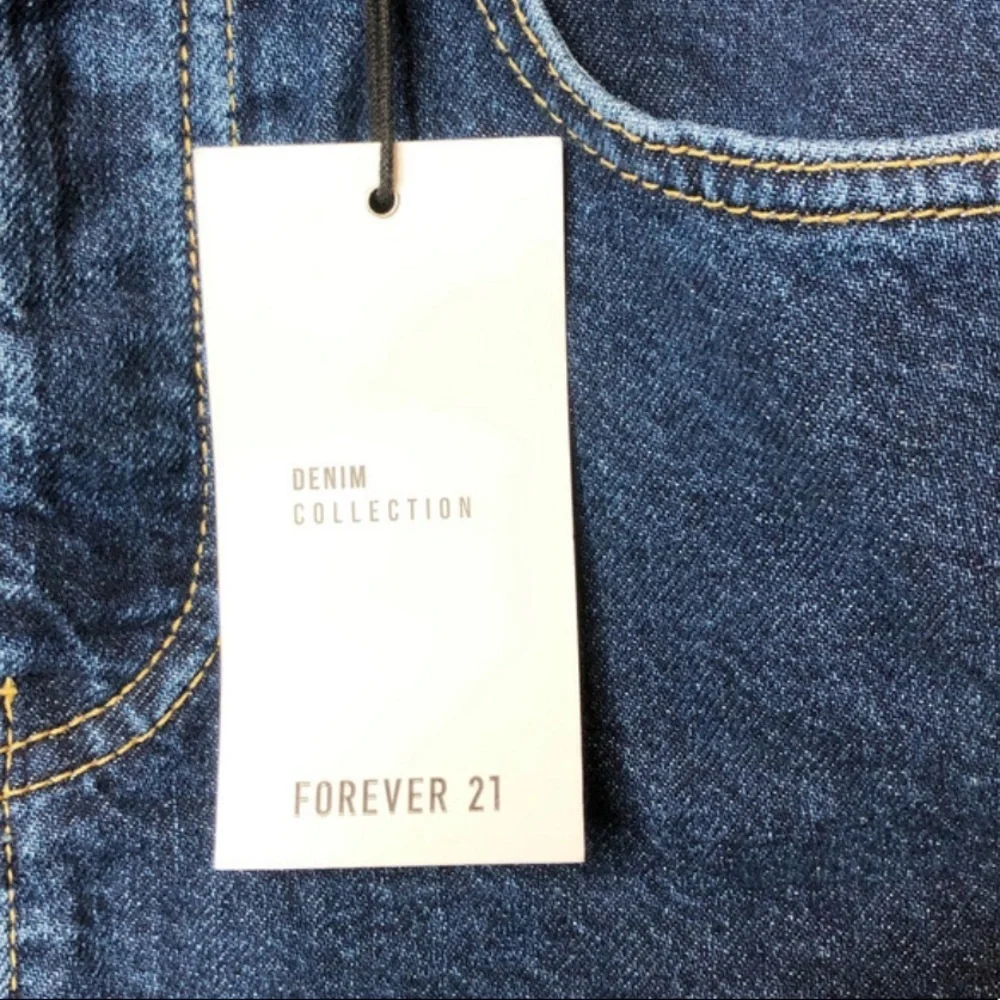NWT Forever 21 Dark Wash Denim Mini Skirt Button Fly Size Medium‎